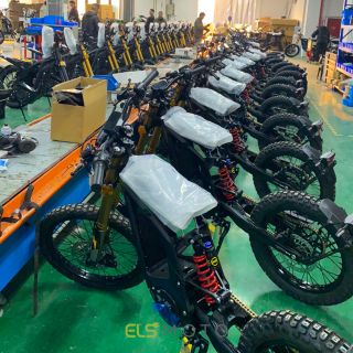 Arctic Leopard XE PRO S. Aktuálně celosvětově velmi žádané e-enduro ve své třídě míří do ČR. Tento týden proběhla pečlivá...